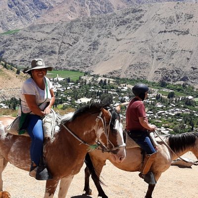 Cabalgata por el valle
